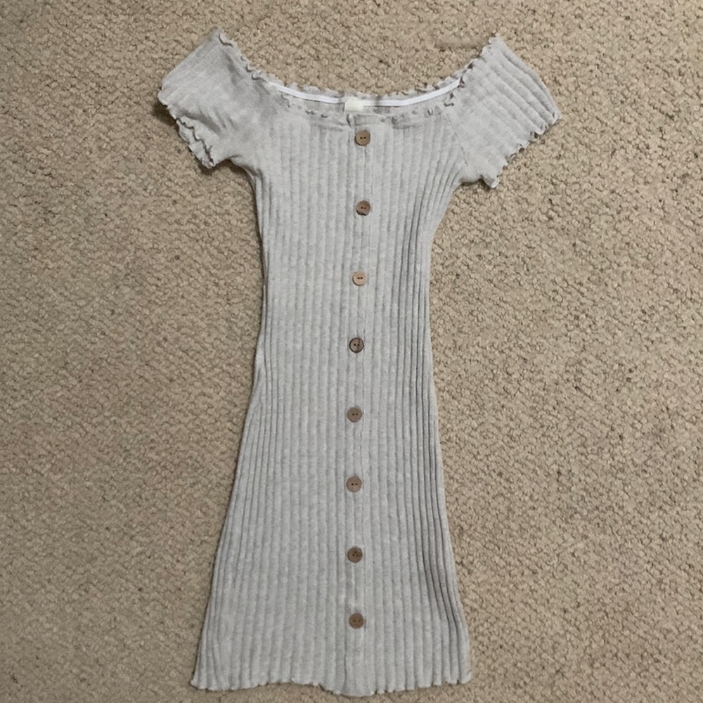 Off the shoulder ruffle body con dress with buttons